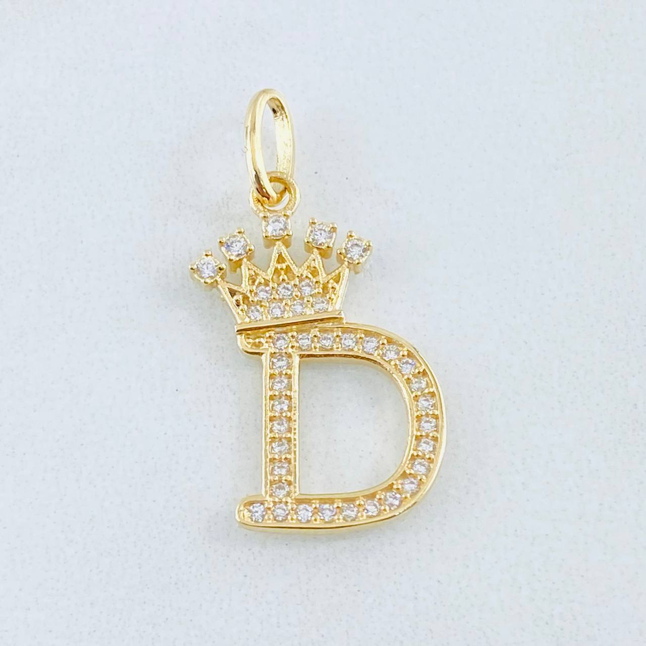 Dije Corona Letra D 1.8gr / 2.5cm / Oro Amarillo 18K