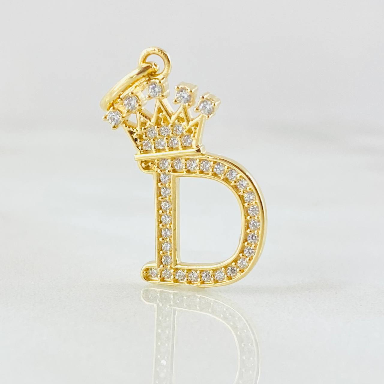 Dije Corona Letra D 1.8gr / 2.5cm / Oro Amarillo 18K