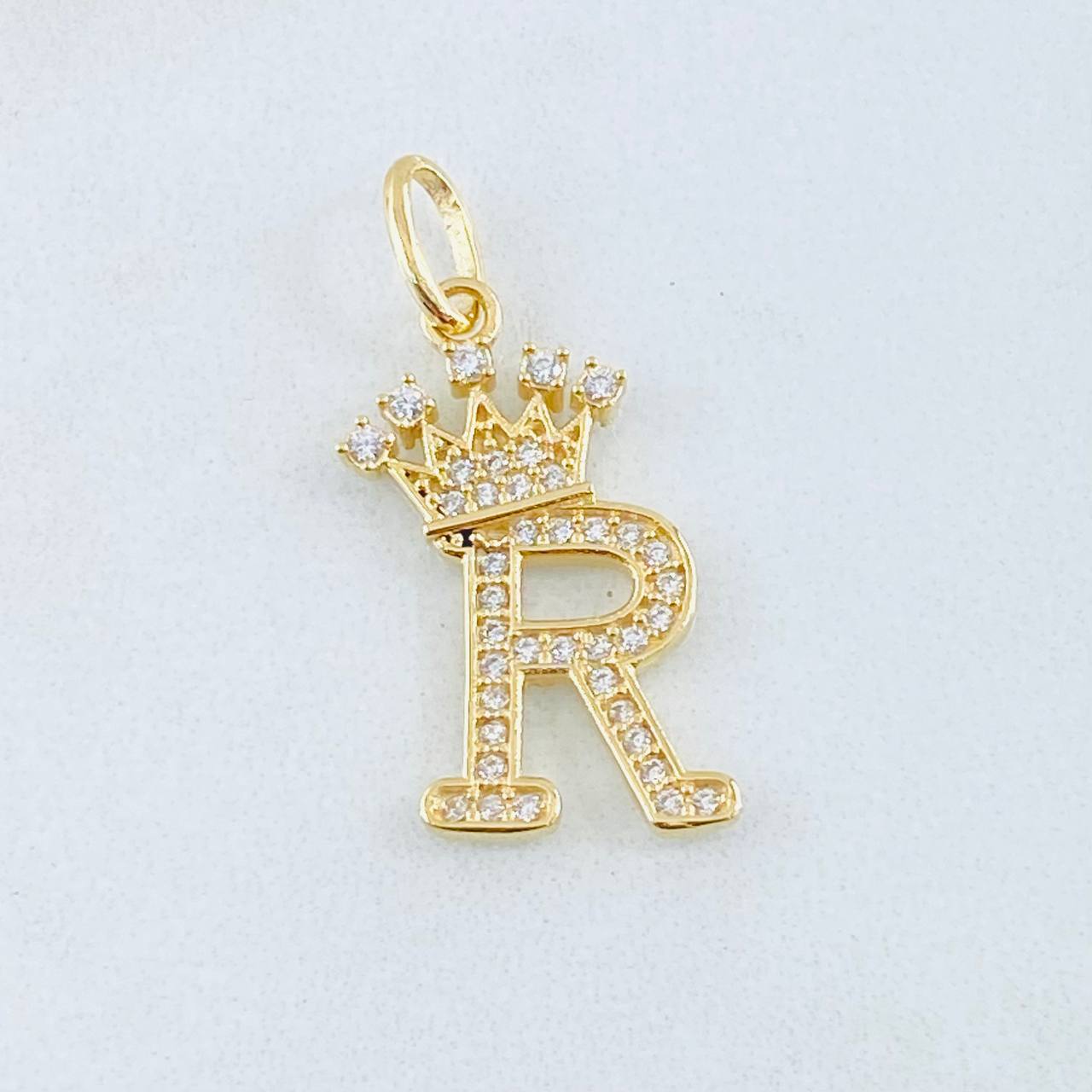 Dije Corona Letra R 1.9gr / 2.5cm / Oro Amarillo 18K