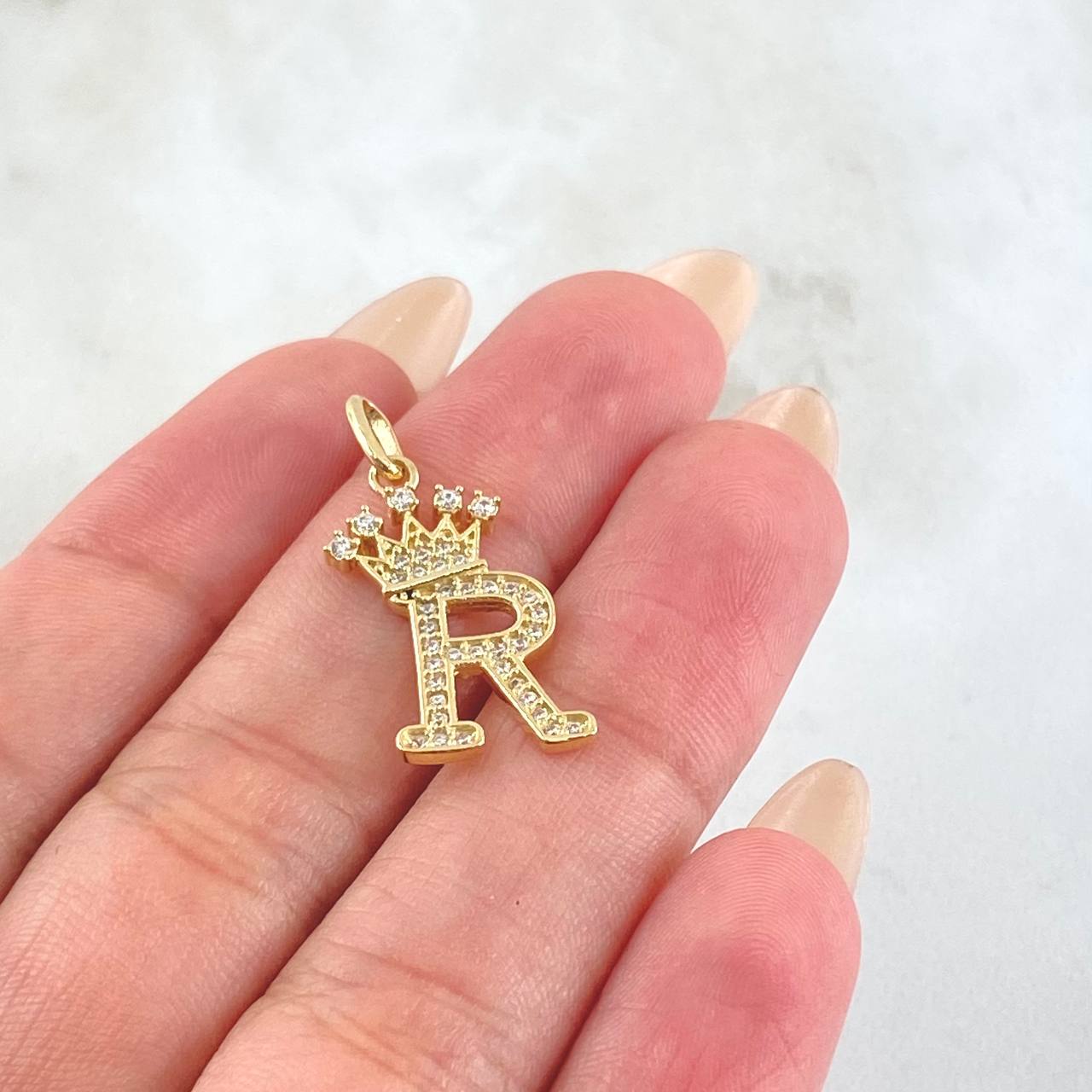 Dije Corona Letra R 1.9gr / 2.5cm / Oro Amarillo 18K