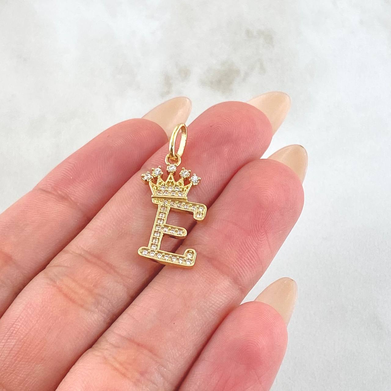 Dije Corona Letra E 1.7gr / 2.5cm / Oro Amarillo 18K