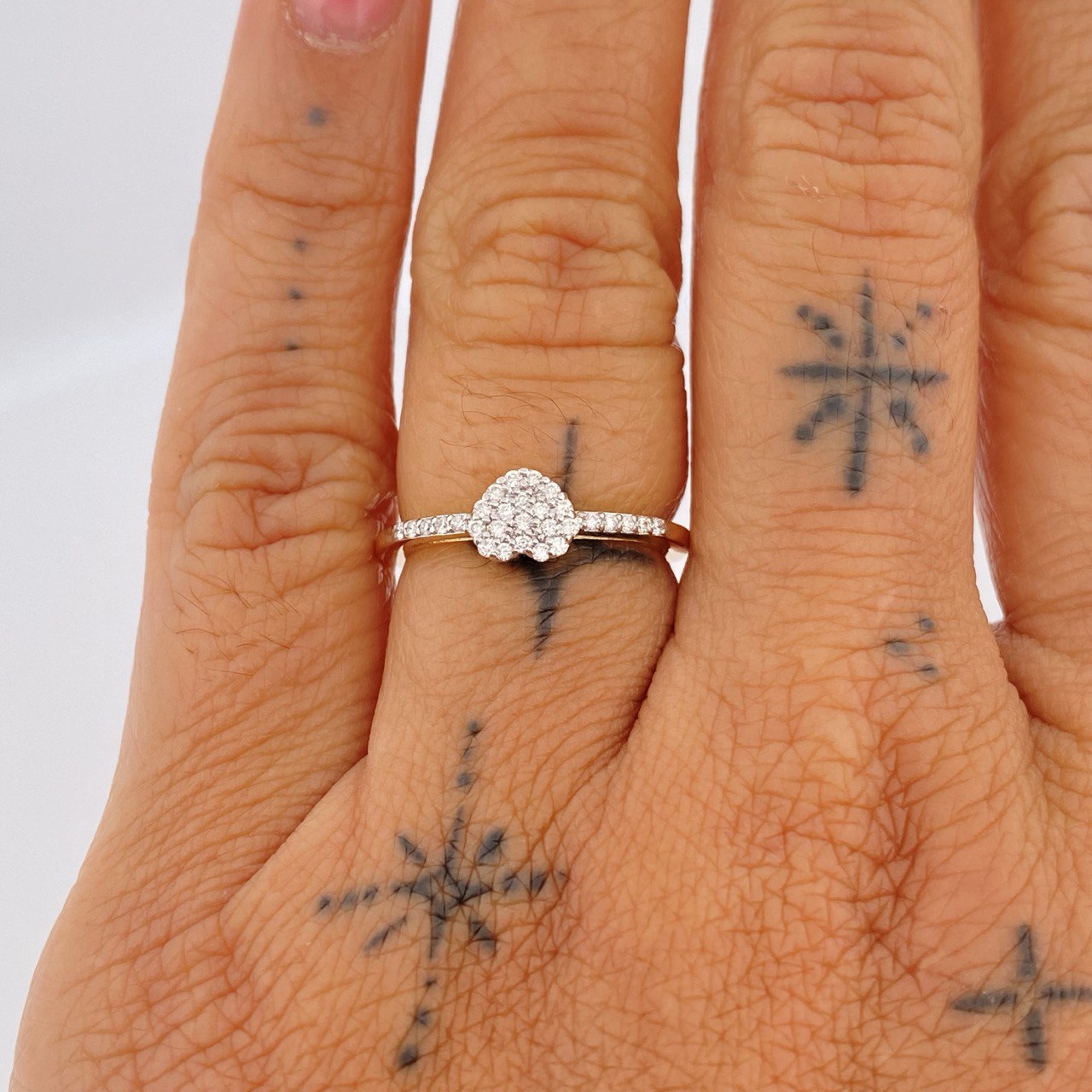 Anillo Corazon Tupido Diamantes   2.2gr / T6 / Dos Oros Amarillo Blanco 18K &