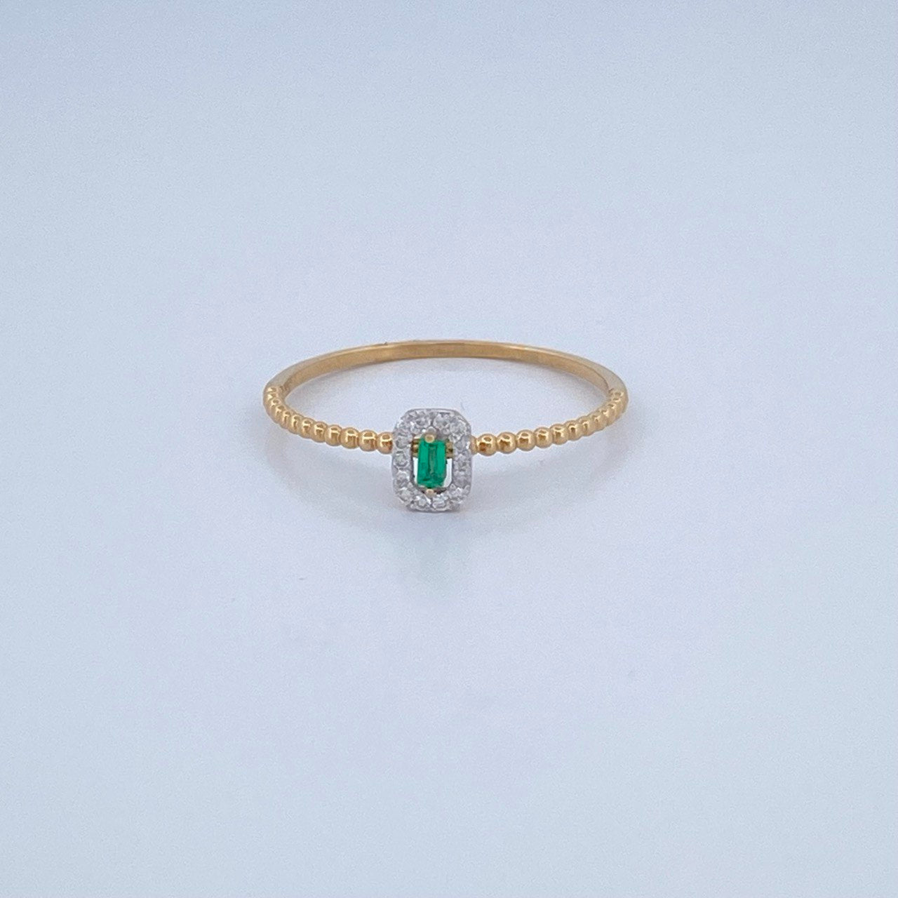 Anillo Solitario Esmeralda 0.95gr / T7 1/2 / Dos Oros Amarillo Blanco 18K &