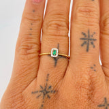 Anillo Solitario Esmeralda 0.95gr / T7 1/2 / Dos Oros Amarillo Blanco 18K &