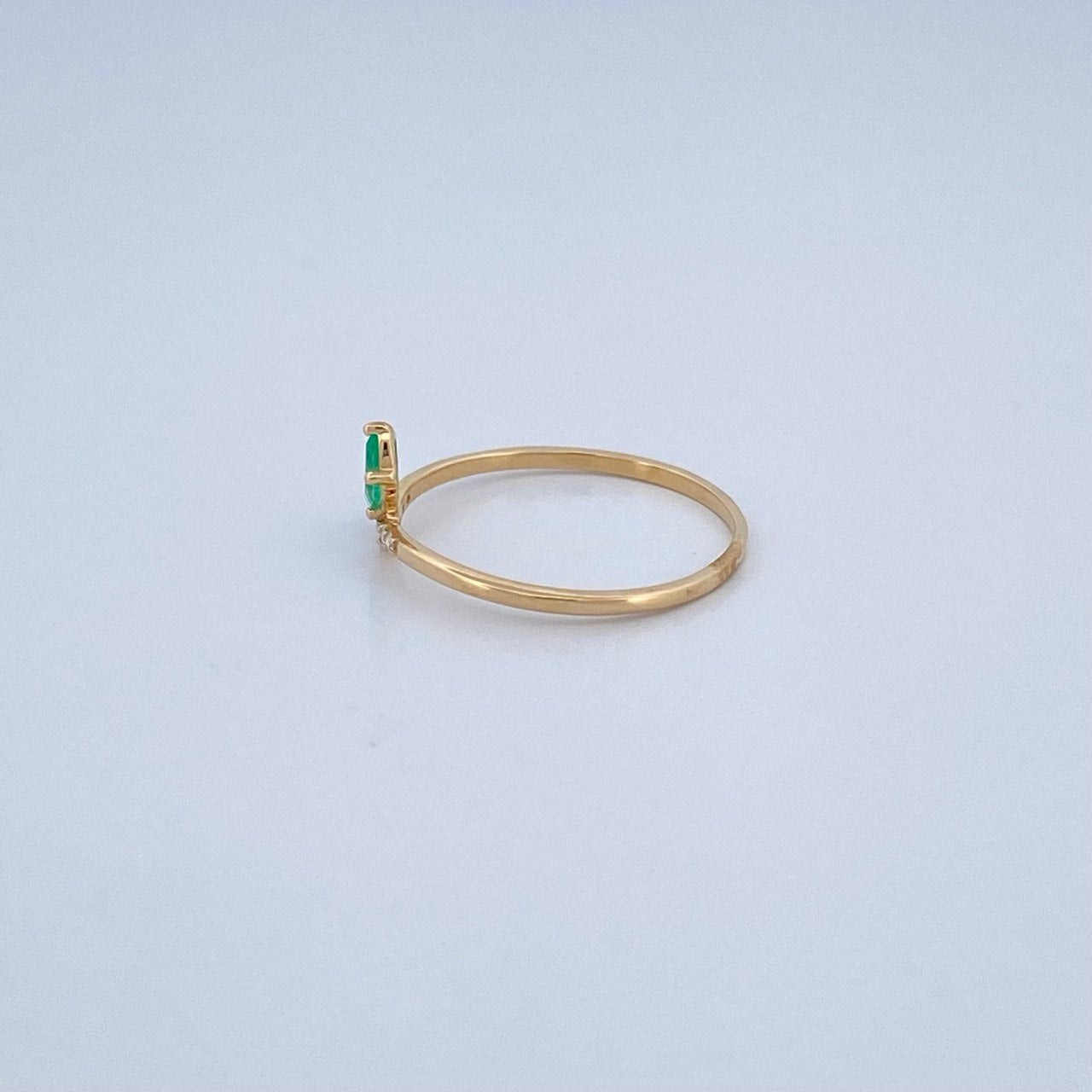Anillo Gota Esmeralda 0.95gr / T6 1/2 / Oro Amarillo 18K &