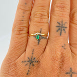 Anillo Gota Esmeralda 0.95gr / T6 1/2 / Oro Amarillo 18K &