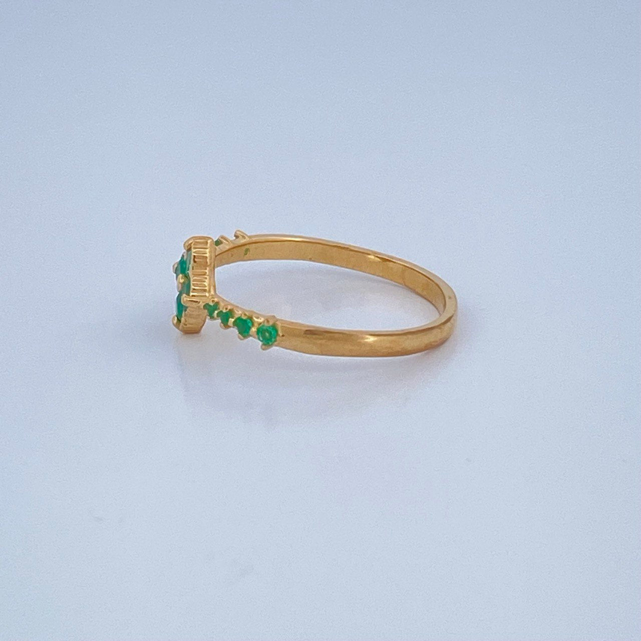 Anillo Floral Esmeraldas 1.65gr / T6 / Oro Amarillo 18K &
