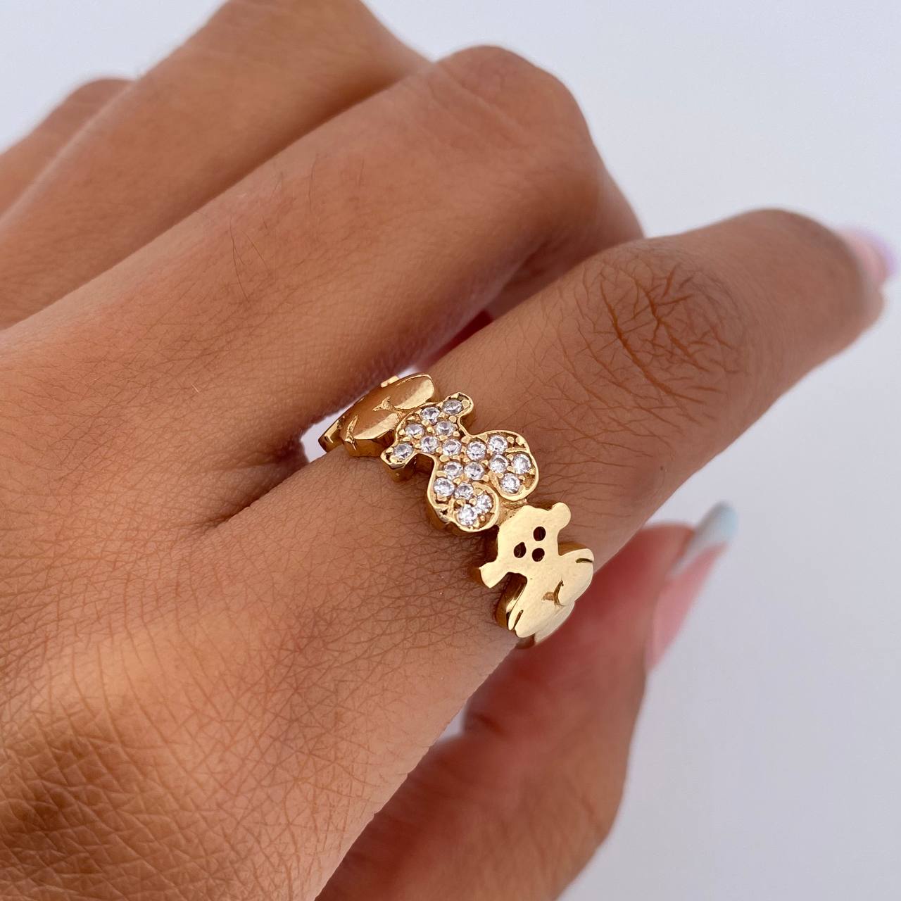 Anillo Oso Ts 2.9gr / T6 3/4 / Circones Blancos Oro Amarillo 18K $
