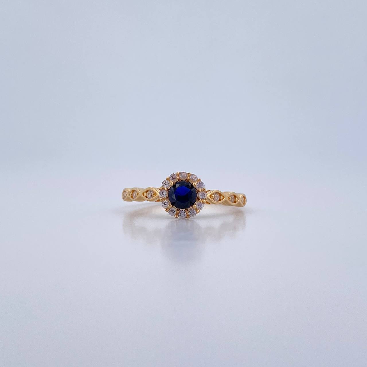 Anillo Solitario Halo 1.9gr / T6 3/4 / Circones Azul Blancos Oro Amarillo 18K $