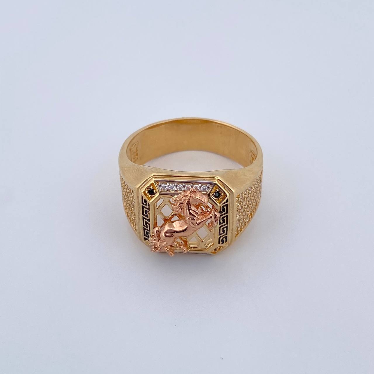 Anillo Caballo 9.1gr / T10 / Circones Blancos Tres Oros  18K $