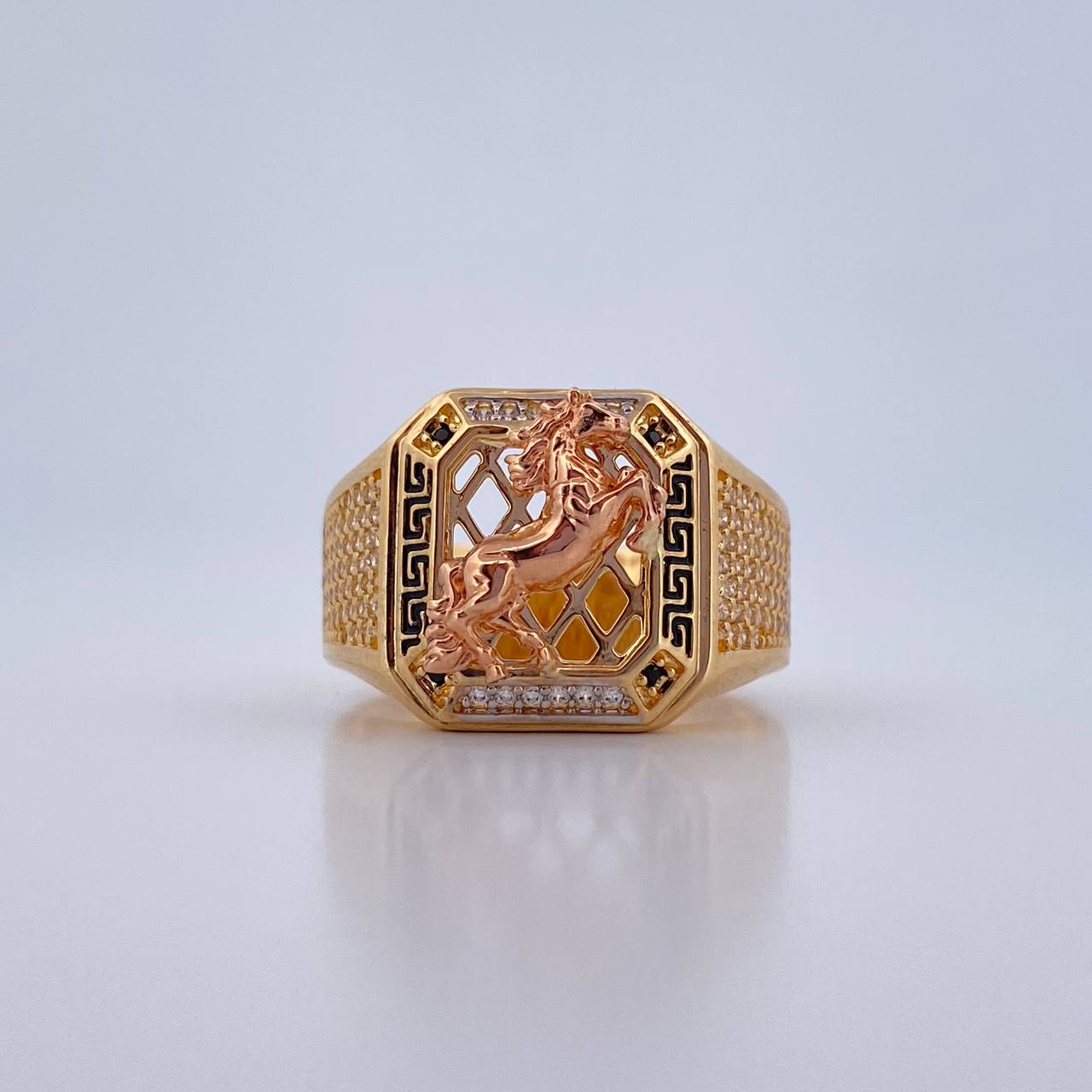 Anillo Caballo 9.1gr / T10 / Circones Blancos Tres Oros  18K $