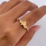 Anillo Medusa 2.75gr / T6 1/2 / Circones Blancos Oro Amarillo 18K $
