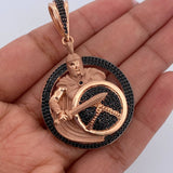 Dije Medalla Gladiador Espartano 14.75gr / 5.1cm / Circones Negros Oro Rosa 18K $
