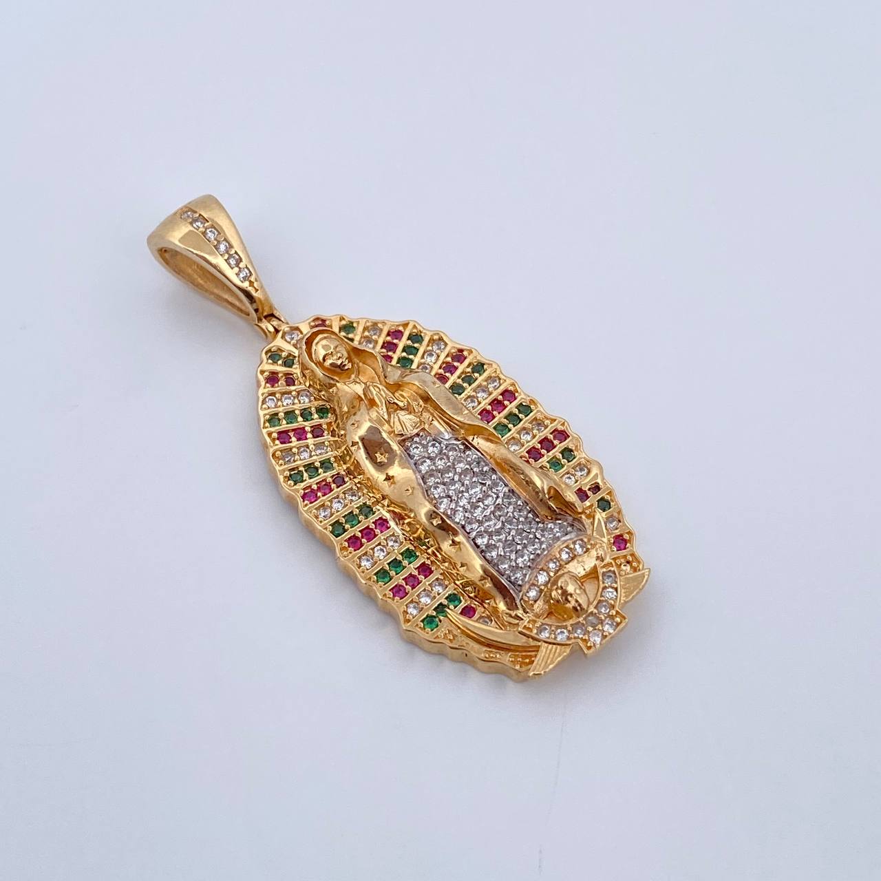 Dije Virgen Guadalupe 10gr / 4.6cm / Circones Fucsias Verdes Blancos Dos Oros Amarillo Blanco 18K $
