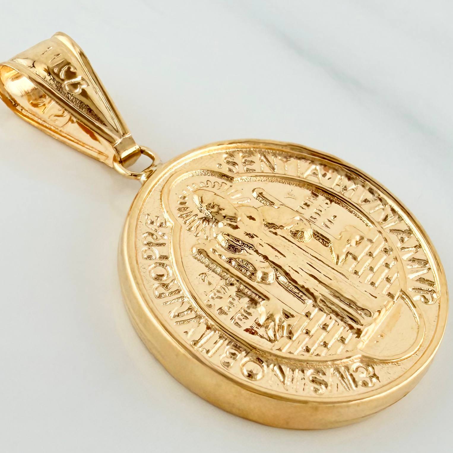 Dije San Benito 2.6 g / 3.5 cm Oro Amarillo 18K