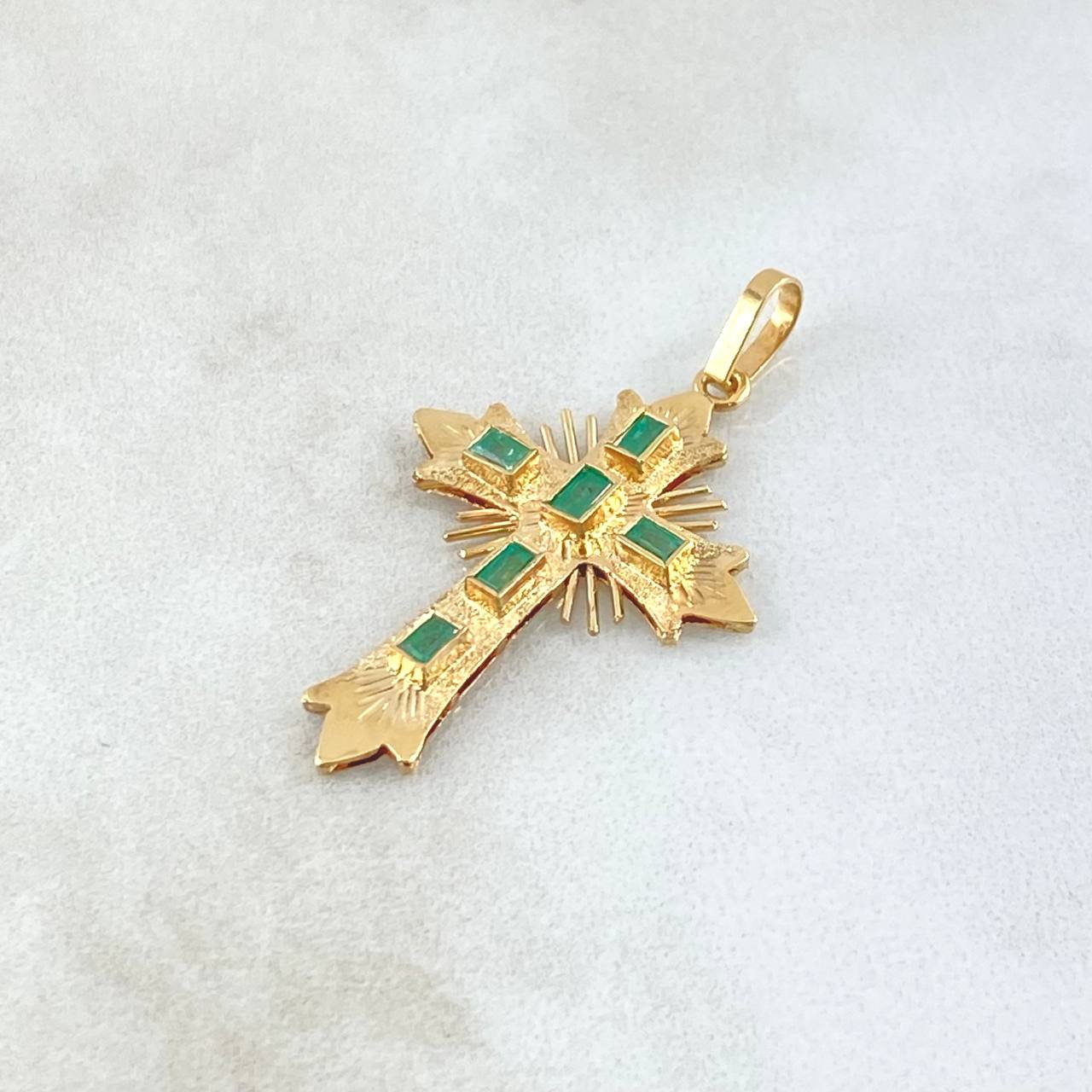 Dije Crúz De Altar 1.75gr / 3cm / Esmeraldas 60pts Oro Amarillo 18K (Joya) ©
