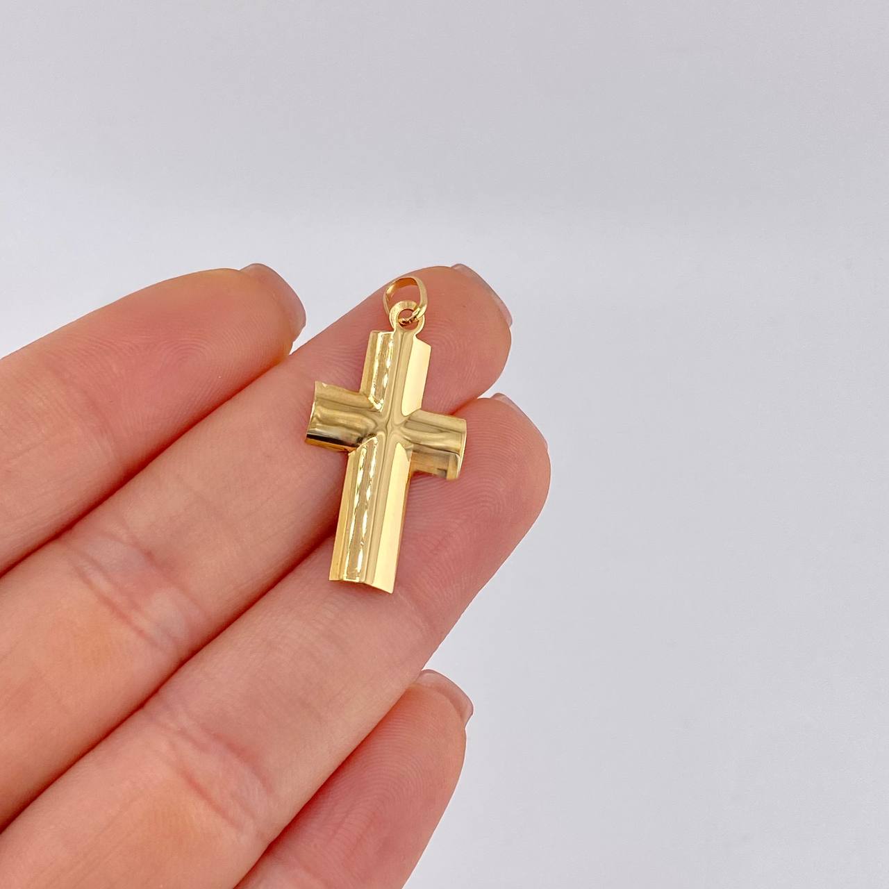 Dije Cruz Lisa 1.35 g / 3.2 cm Oro Amarillo 18K