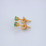 Topos Cuatro Garras Esmeralda 0.75gr / Oro Amarillo 18K &