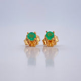 Topos Cuatro Garras Esmeralda 0.75gr / Oro Amarillo 18K &