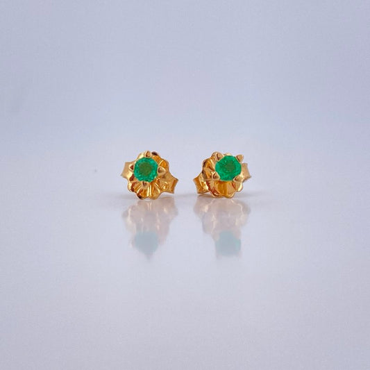 Topos Cuatro Garras Esmeralda  0.75gr / Oro Amarillo 18K $