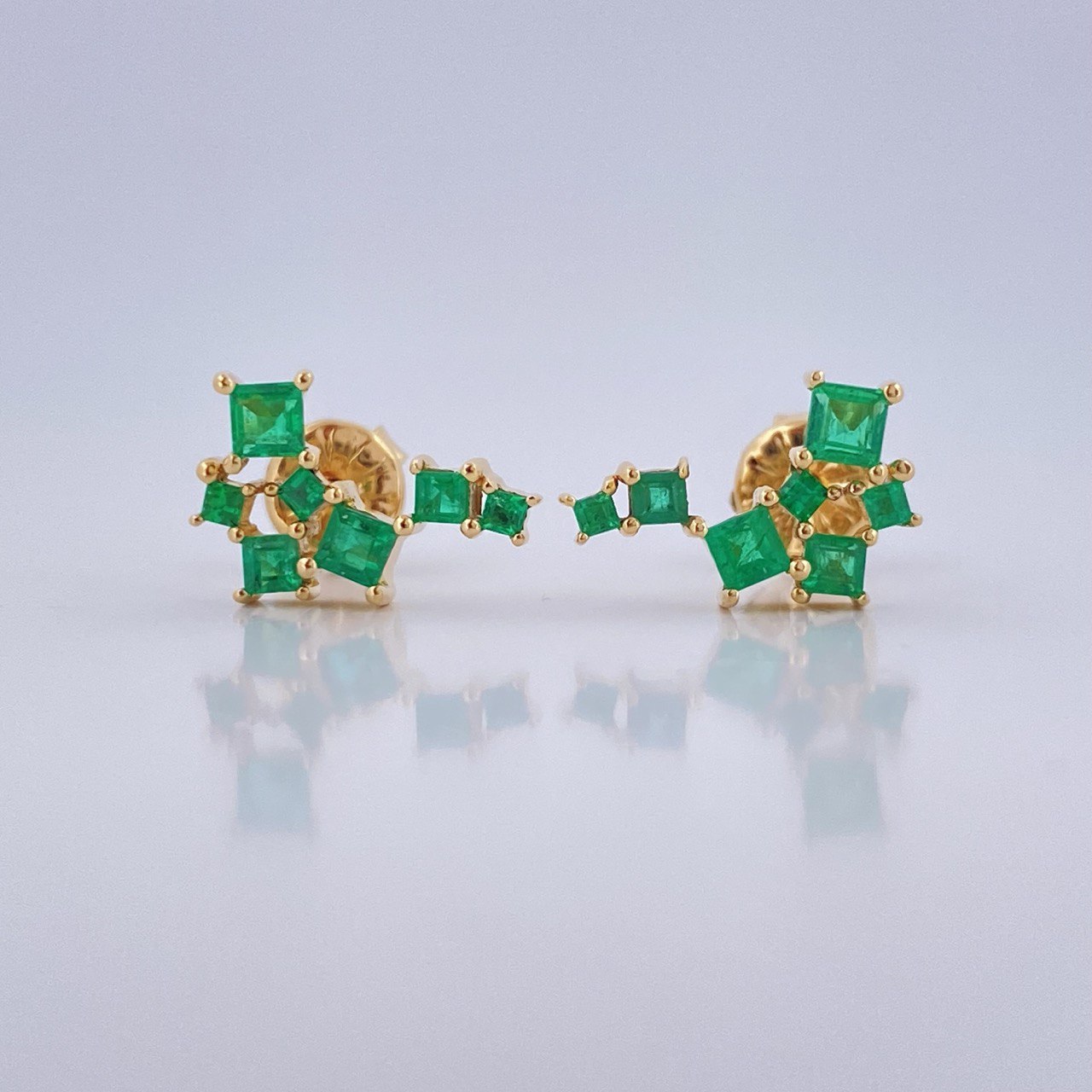 Topos Osa Mayor Esmeraldas 2.1gr / Oro Amarillo 18K &