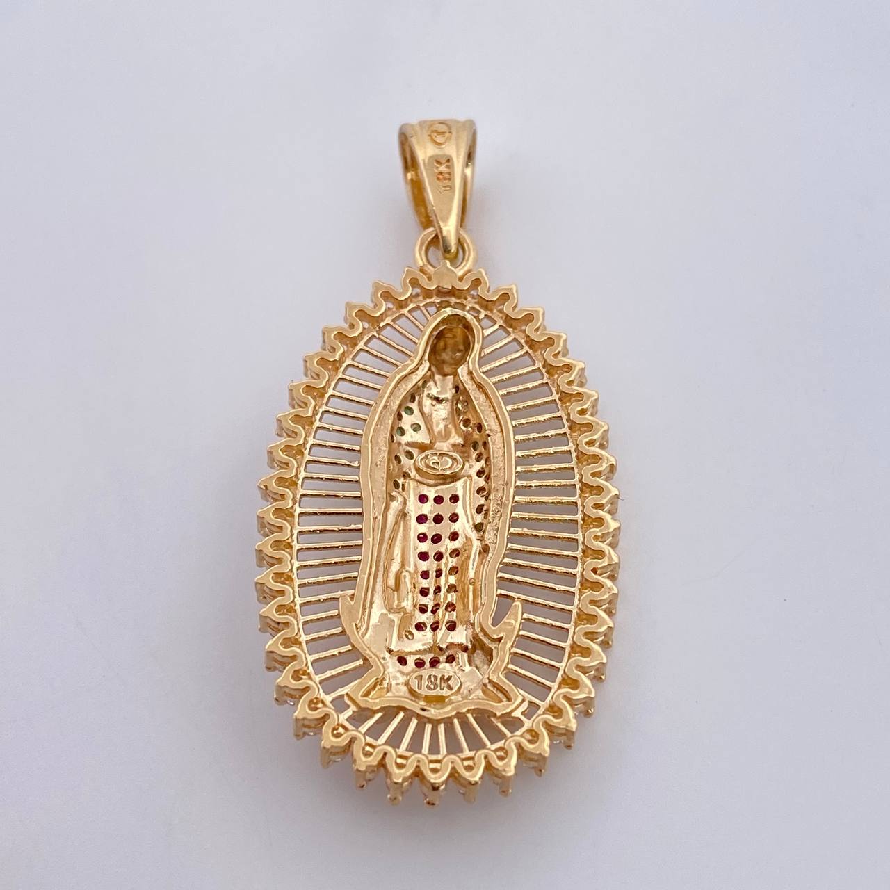 Dije Virgen Guadalupe 7.35gr / 4.3cm / Circones Blancos Verdes Fucsias Oro Amarillo 18K $