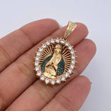 Dije Virgen Maria 8.6gr / 3.8cm / Circones Verdes Blancos Dos Oros Negro Amarillo 18K $