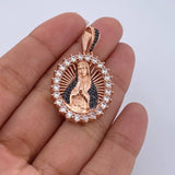 Dije Virgen Maria 8.9gr / 3.9cm / Circones Blanco Negros Dos Oros Negro Rosa 18K $