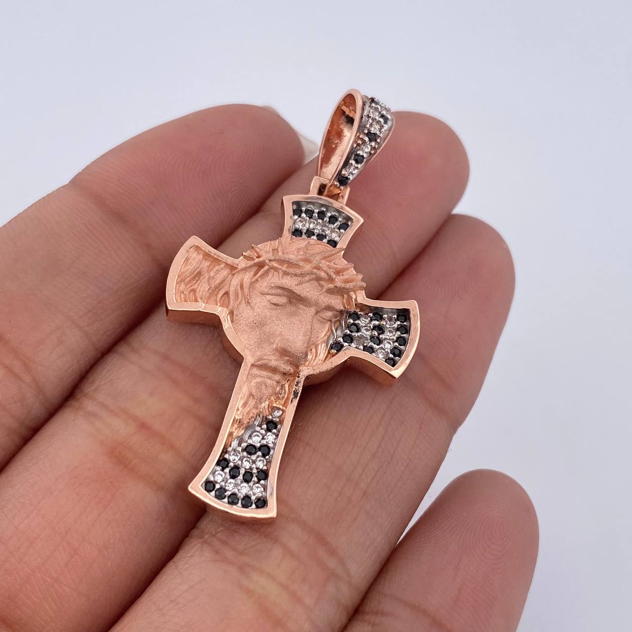 Dije Cruz Rostro Jesus 6.45gr / 4.2cm / Circones Blancos Negros Dos Oros Blanco Rosa 18K $