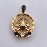 Dije Medalla Escorpio 11.2gr / 3.6cm / Circones Negro Blancos Dos Oros Negro Amarillo 18K $