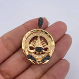 Dije Medalla Escorpio 11.2gr / 3.6cm / Circones Negro Blancos Dos Oros Negro Amarillo 18K $