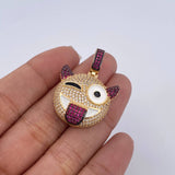 Dije Emoji 8.05gr / 3.4cm / Circones Blancos Fucsias Dos Oros Negro Amarillo 18K $