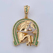 Dije Herradura Caballo 11.55gr / 4.1cm / Circones Blancos Verdes Dos Oros Amarillo Blanco 18K $