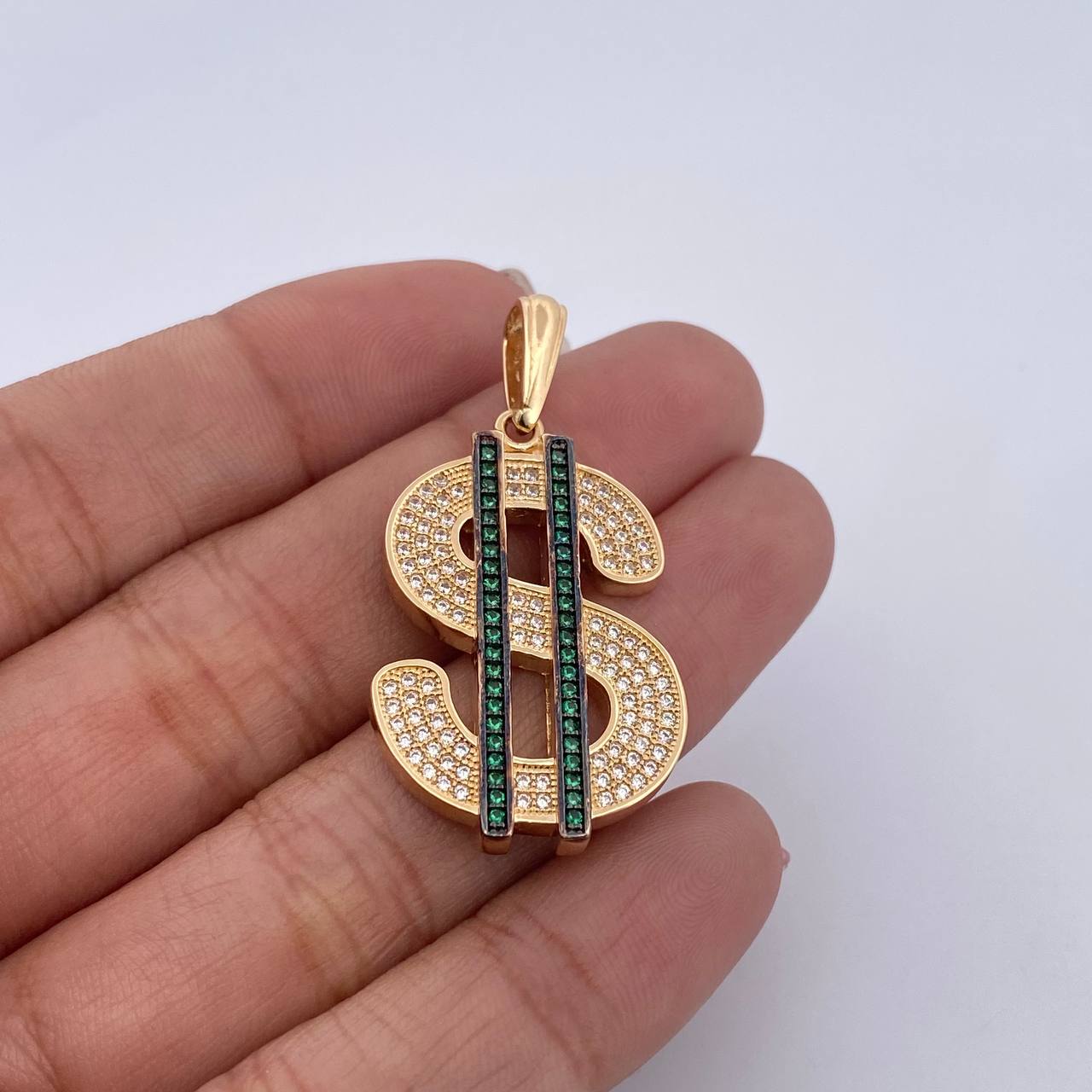 Dije Signo Dólar 6.9gr / 3.8cm / Circones Blancos Verdes Dos Oros Negro Amarillo 18K $