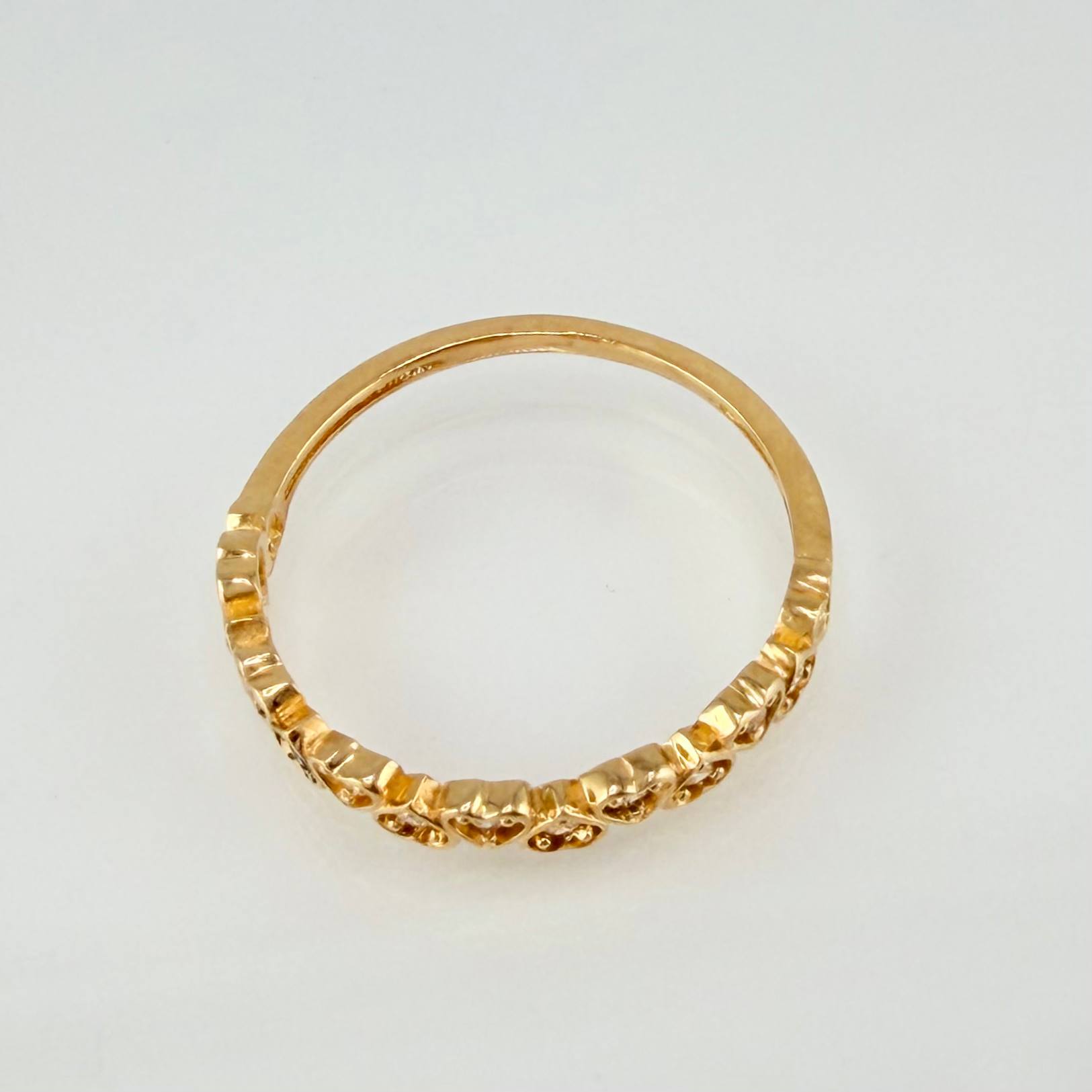Anillo Corazones Intercalados 1.8gr / T7 1/2 / Oro Amarillo 18K