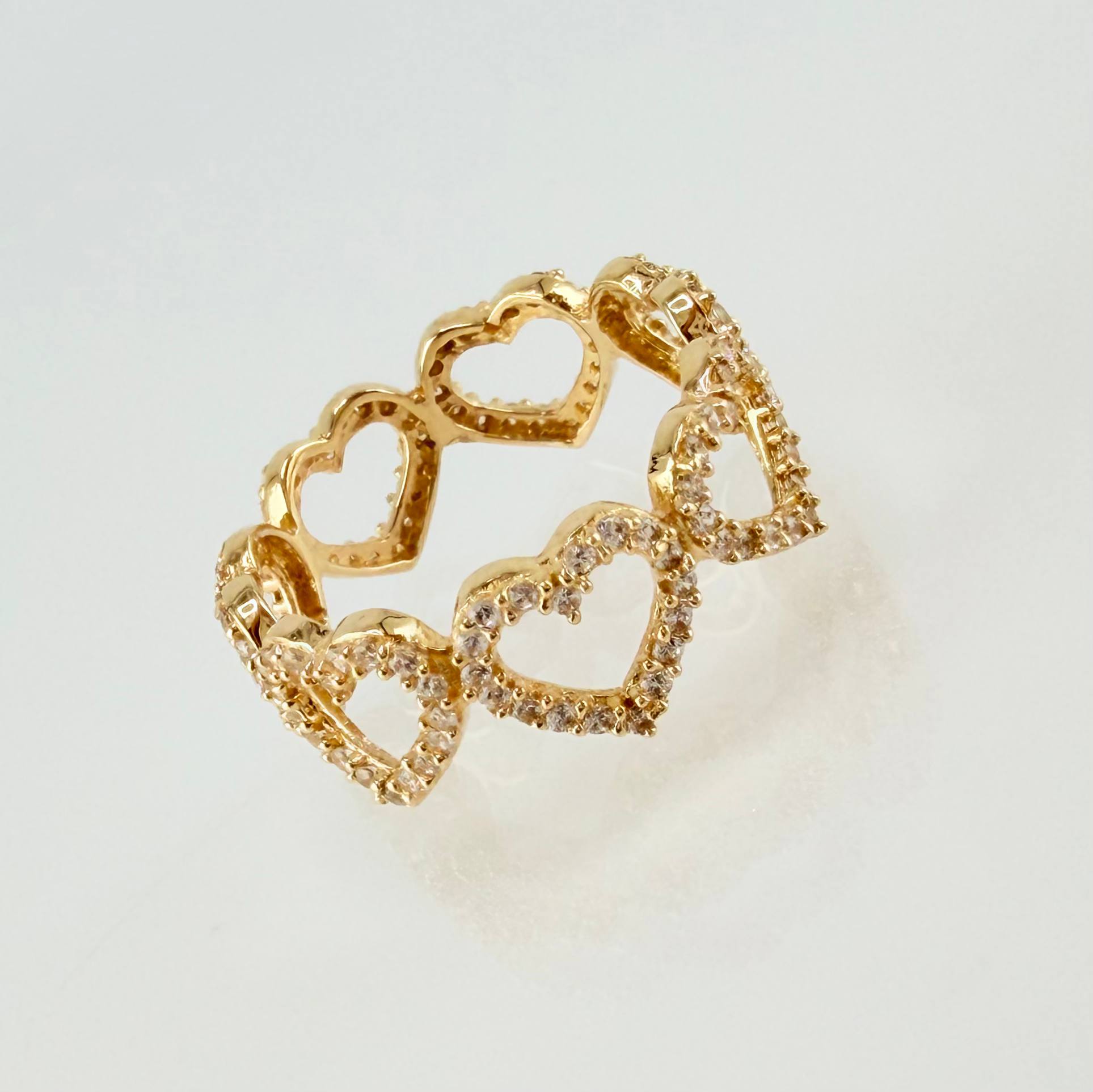 Anillo Corazones Tupidos 2.9gr / T6 / Oro Amarillo 18K