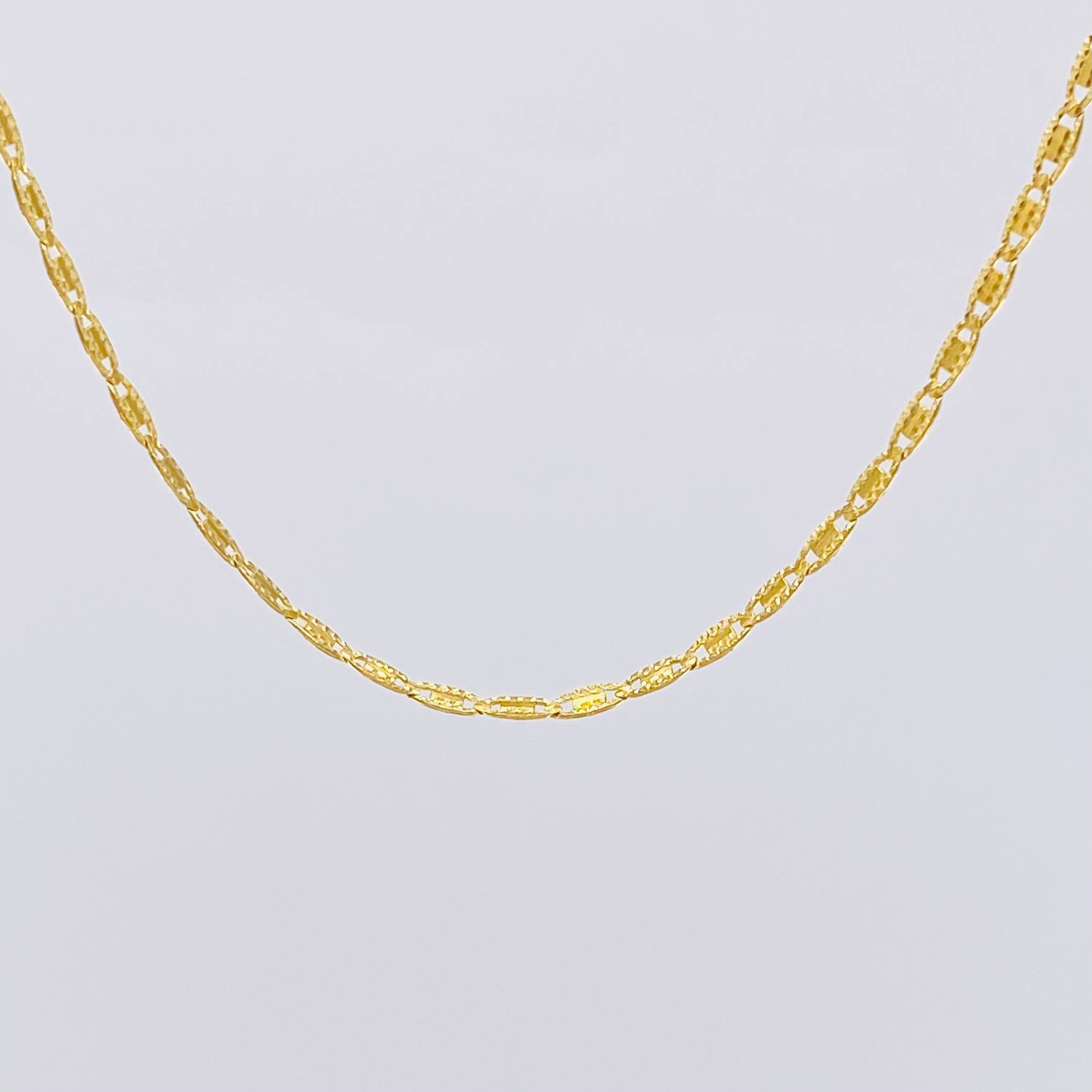 Cadena Plano Escamado 3.05gr / 40cm / 2.1mm Oro Amarillo +3 18K ©