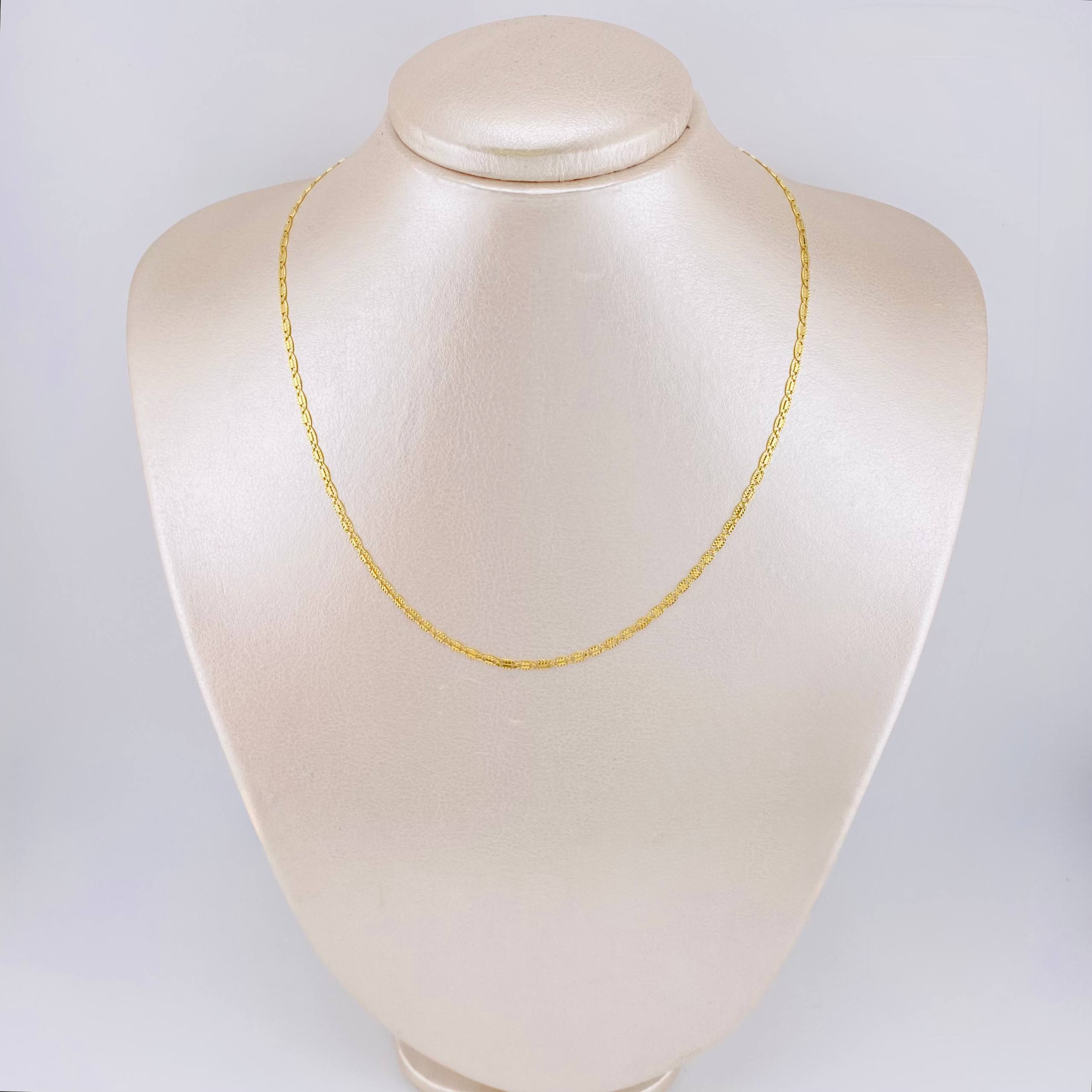 Cadena Plano Escamado 3.05gr / 40cm / 2.1mm Oro Amarillo +3 18K ©