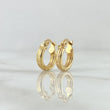 Candongas Miku 1.1gr / 1.3cm / Rayas Frontales Oro Amarillo 18K