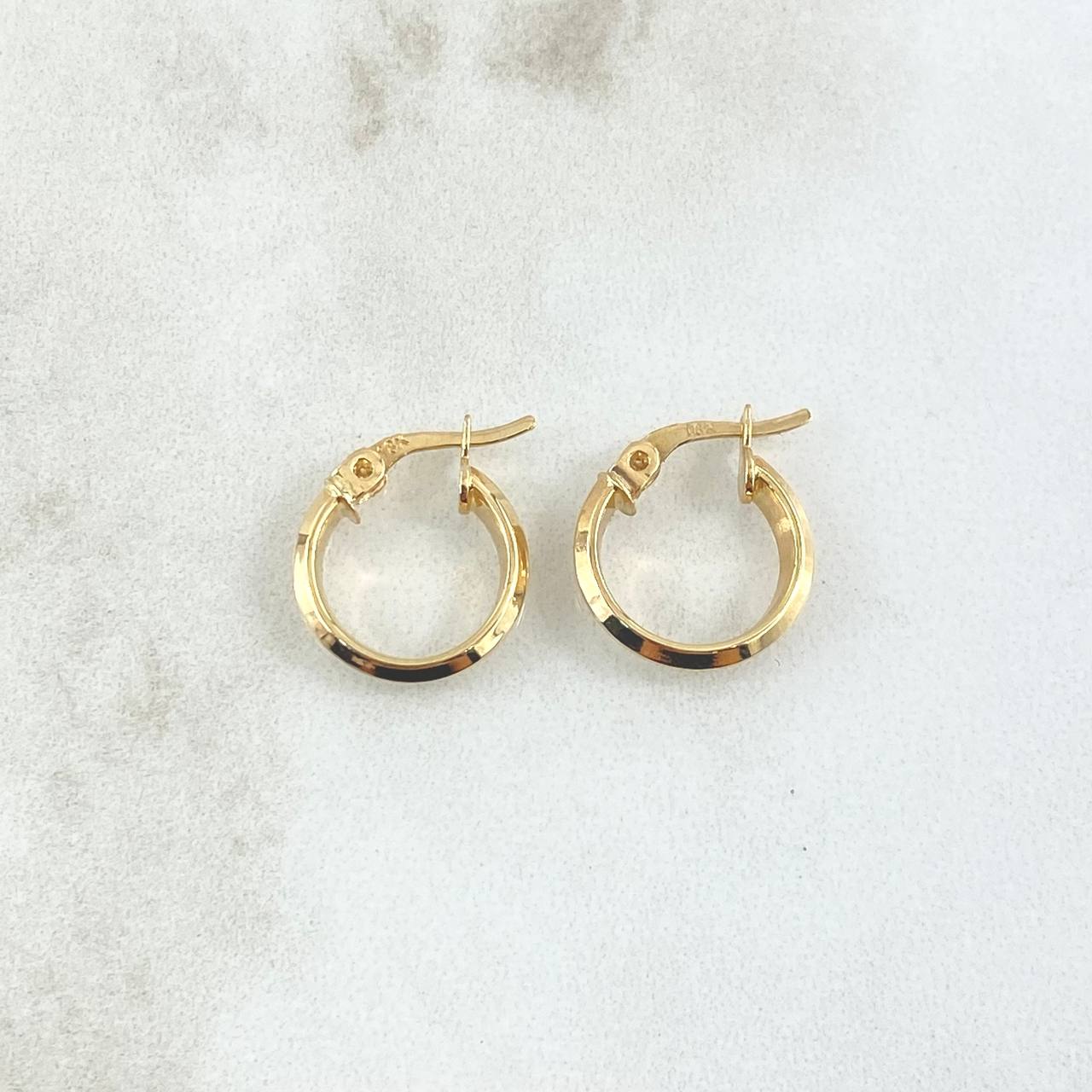 Candongas Miku 1.4gr / 1.7cm / Rayas Frontales Oro Amarillo 18K