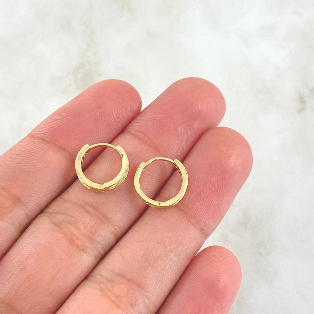 Candongas Doble Carril 1.3gr / 1.1cm / Circones Blancos Oro Amarillo 18K ©