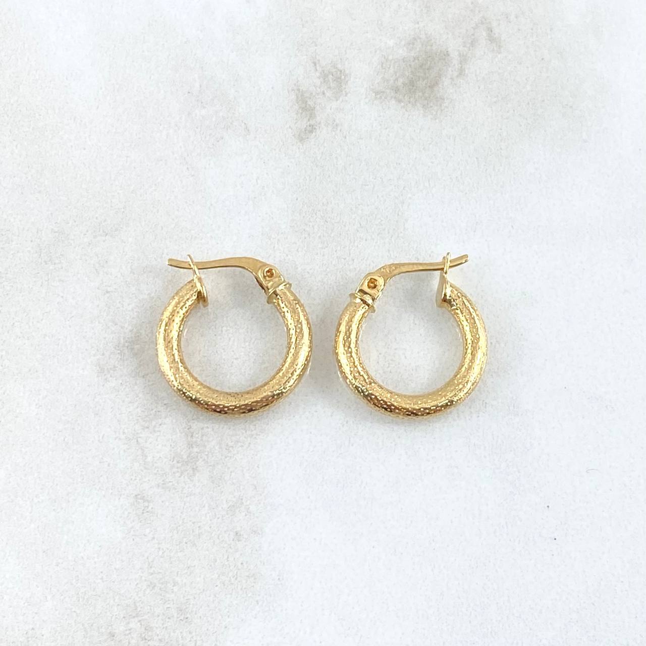 Candongas Tefi 1.5gr / 1.7cm / Punteadas Oro Amarillo 18K