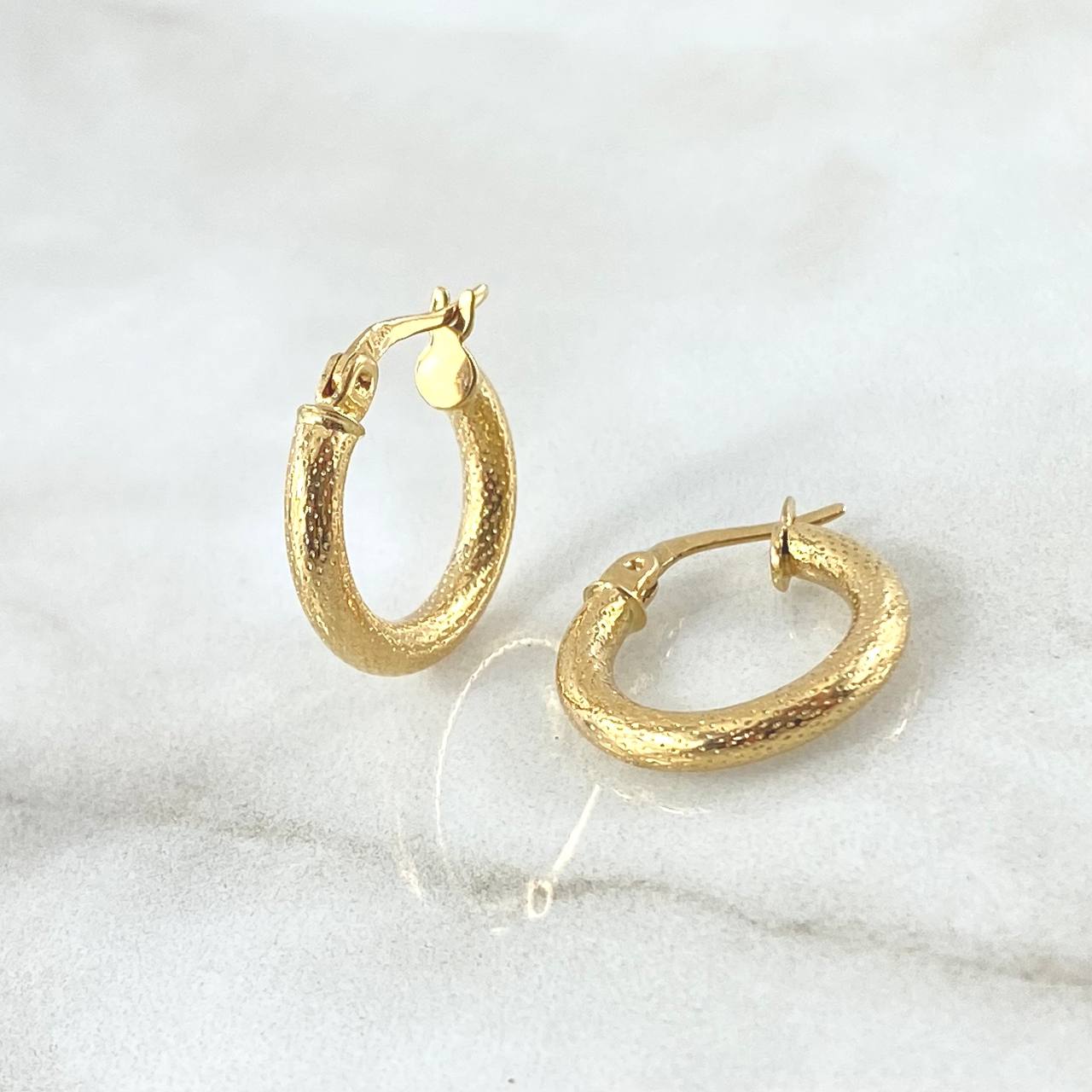 Candongas Tefi 1.5gr / 1.7cm / Punteadas Oro Amarillo 18K