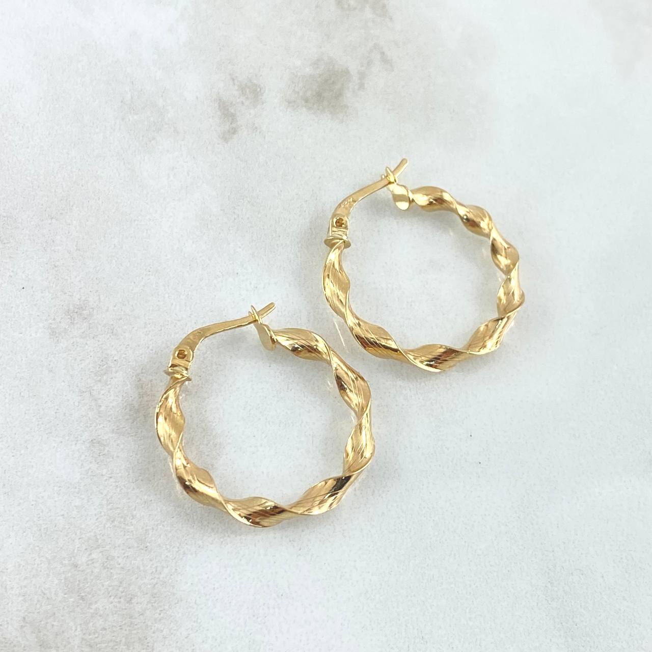 Candongas Jem 1.85gr / 2.6cm / Líneas Finas Oro Amarillo 18K