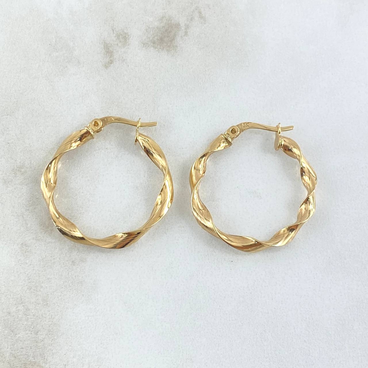 Candongas Jem 2gr / 2.8cm / Líneas Finas Oro Amarillo 18K