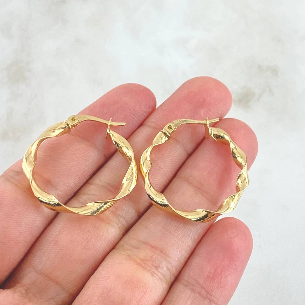 Candongas Jem 2gr / 2.8cm / Líneas Finas Oro Amarillo 18K