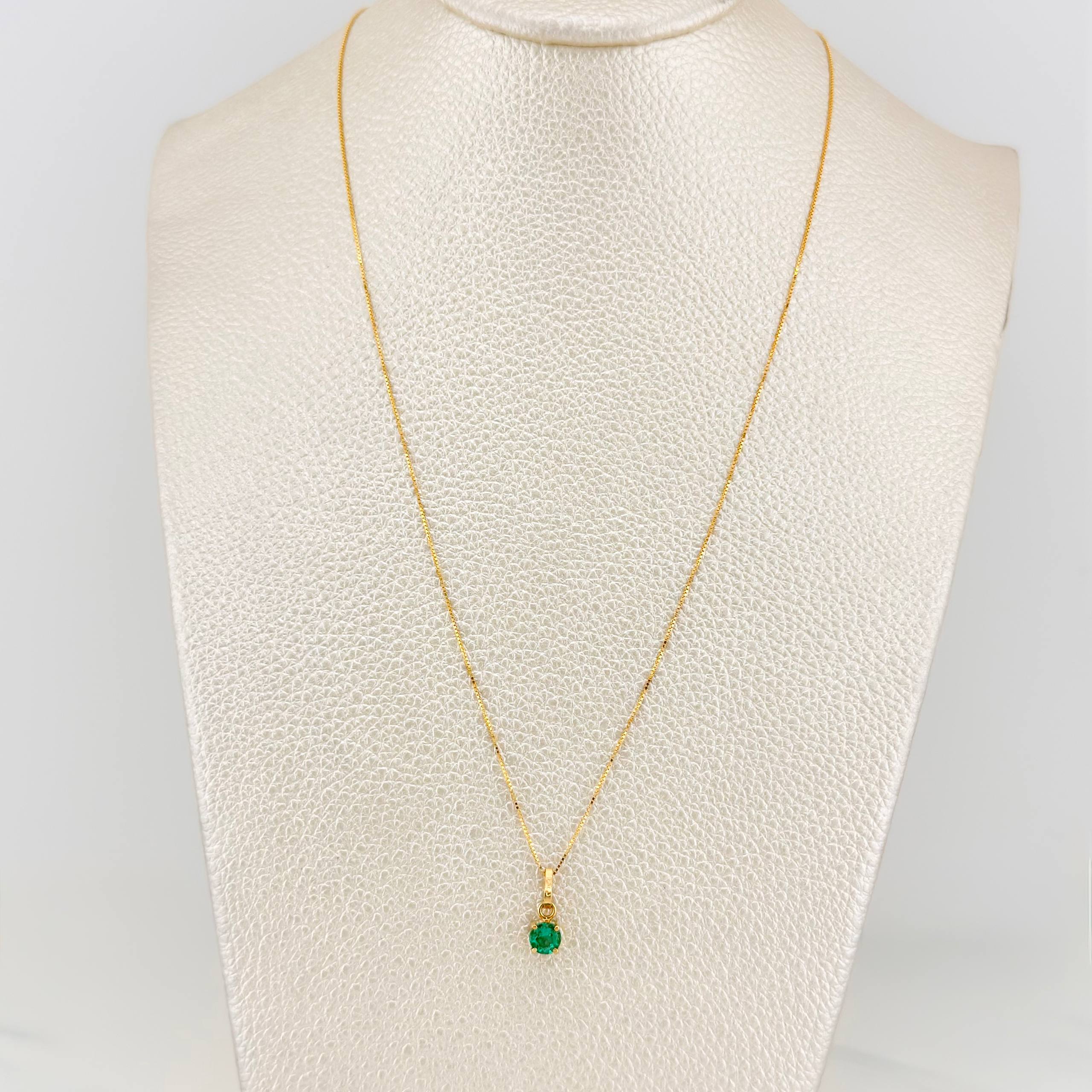 Set Cadena Veneciana + Dije Circulo Esmeralda 28Pts / 1.4 g / 45 cm Oro Amarillo 18K