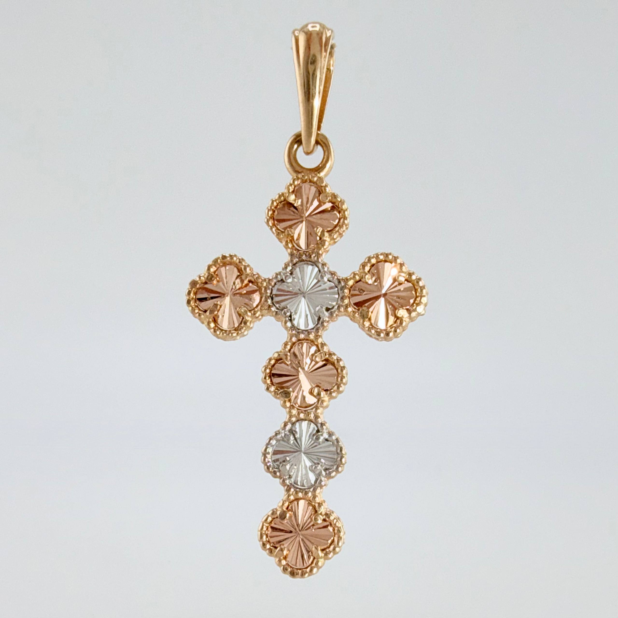 Dije Cruz Trebol 2.45gr / 3.6cm / Tres Oros Nac.Esp. 18K *