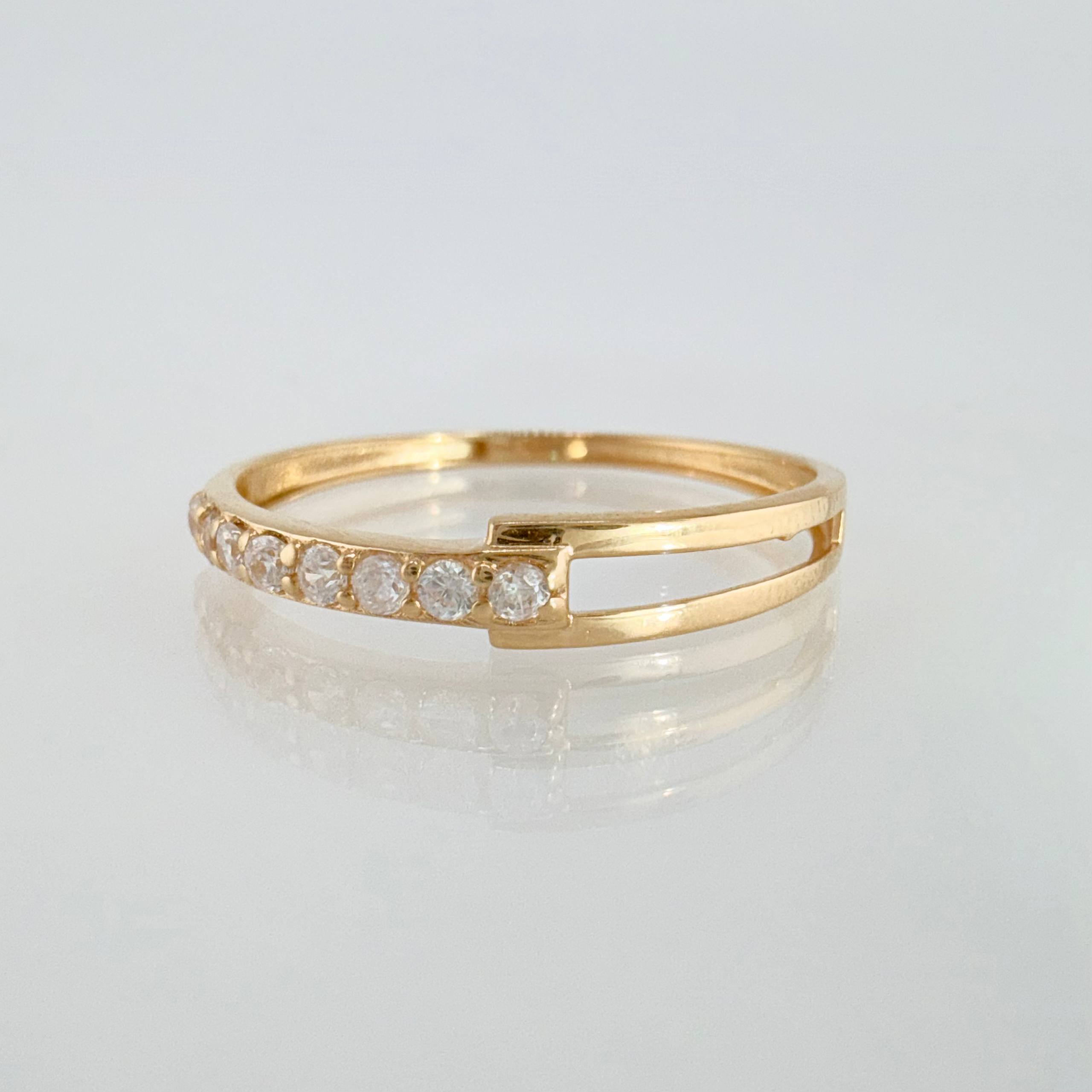 Anillo Carril Hueco 0.9gr / T6 3/4 / Oro Amarillo 18K ©