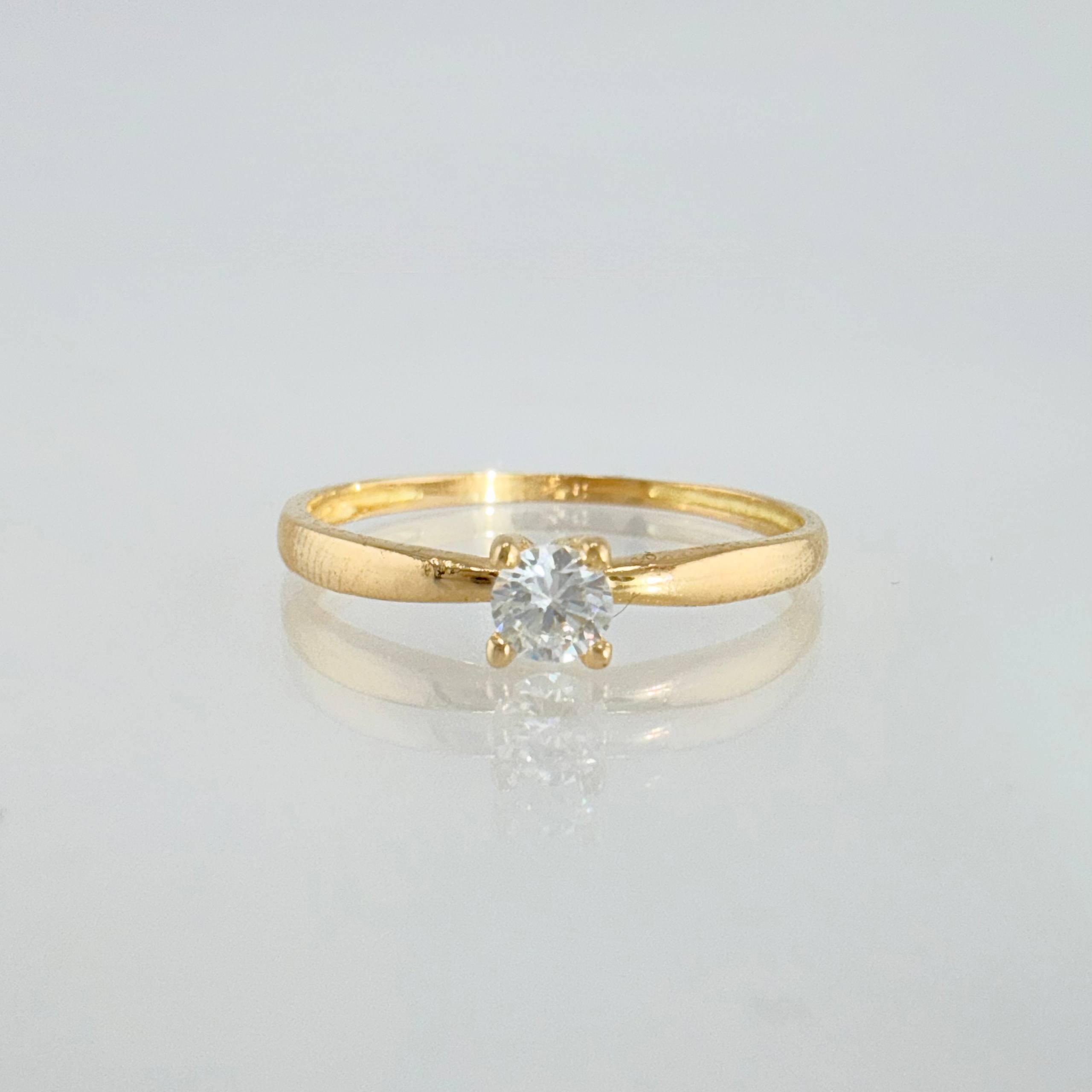 Anillo Solitario 1.15gr / T7 1/4 / Oro Amarillo 18K *